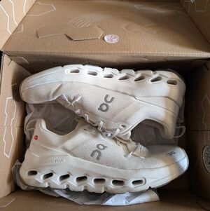 On Cloud Leap kids stretch laces size 4